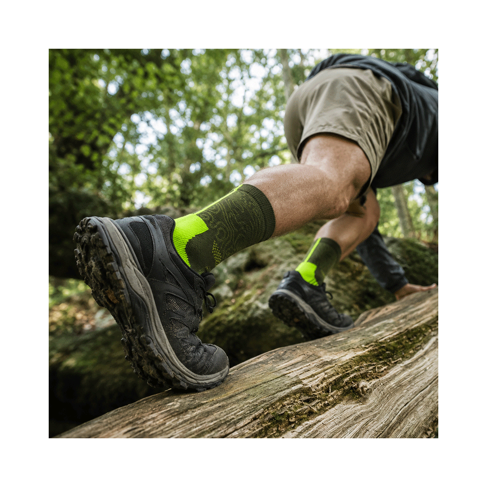 Men’s Tick-Repellent Hiking Socks 1